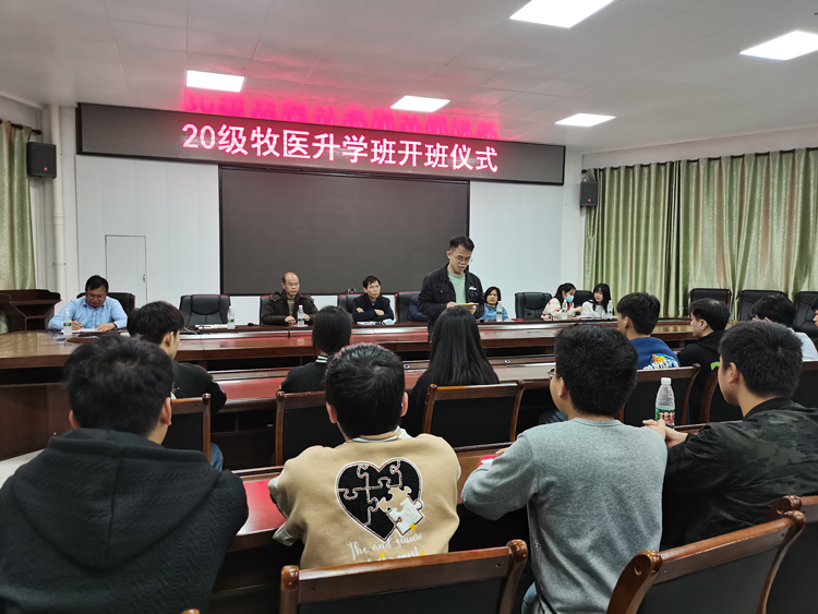 3学生代表发言.jpg 3学生代表发言.jpg