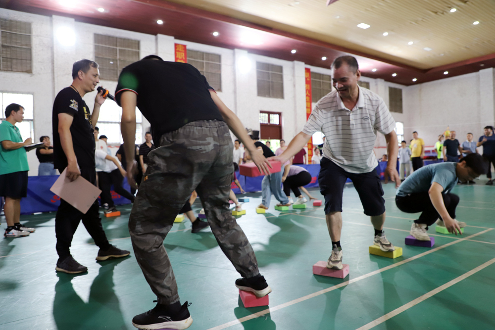 摸石过河1.jpg 摸石过河1.jpg