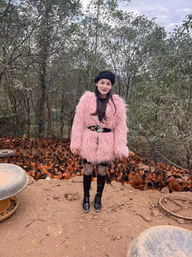 张媚.jpg 张媚.jpg